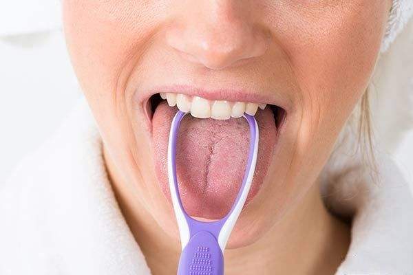 刷牙刷舌頭